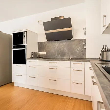 Apartment-ernst 아파트 *